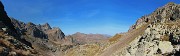 27 Dalla Bocca di Trona (2224 m) la Valle di Trona col suo svettante Pizzo (2510 m) a sx e Cima di Val Pianella (2349 m) a dx